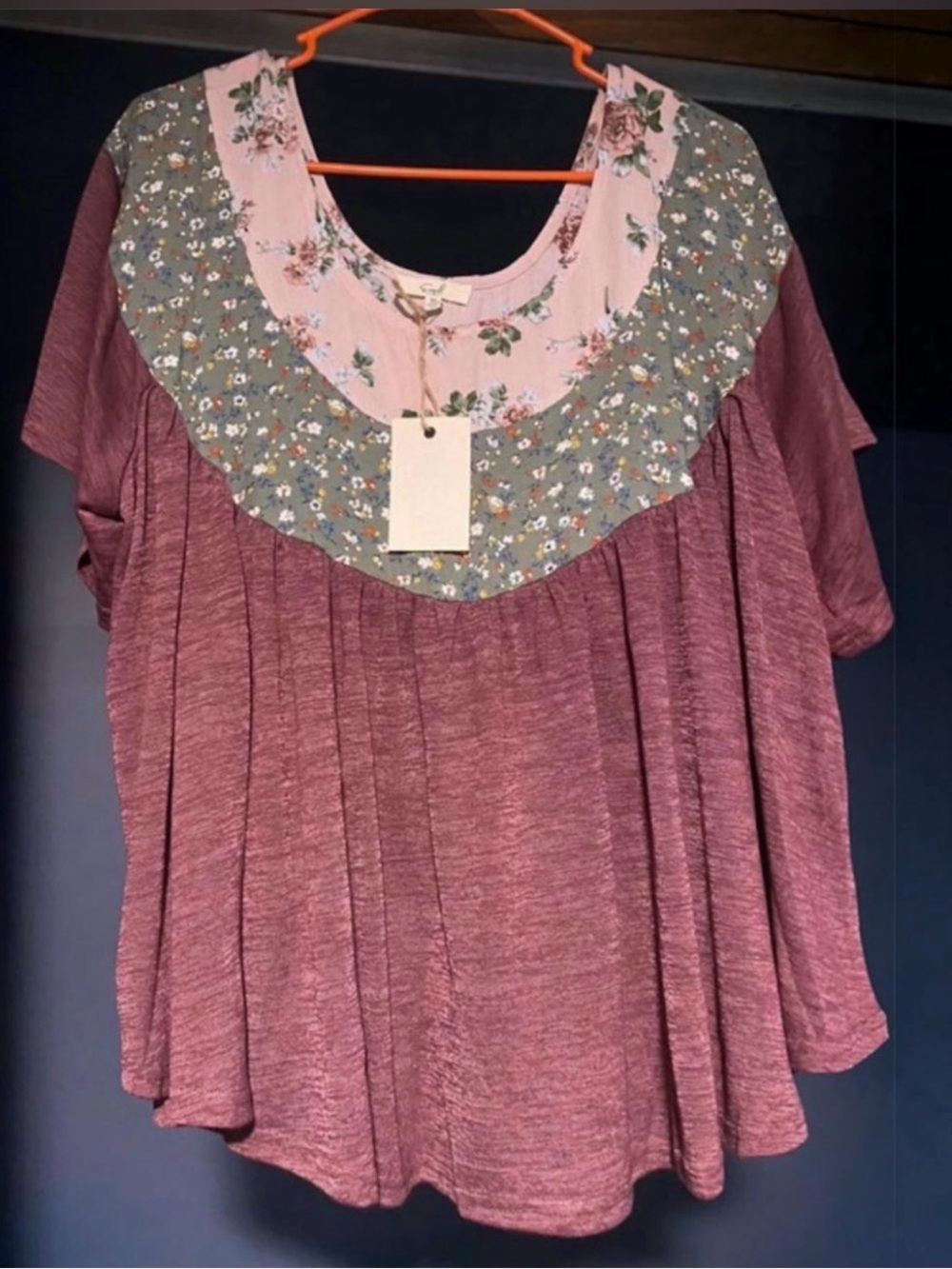 Women's Short Sleeve Floral Yoke Top in Mauve